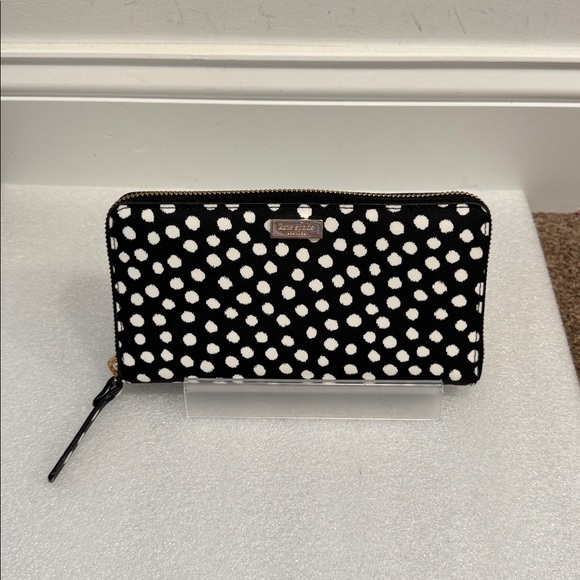 kate spade neda black and white laurel way printed musical dot  wristlet NWT - Picture 2 of 7